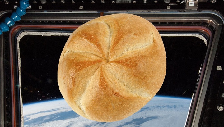 Без крошек: на МКС испытают технологию приготовления космического хлеба
